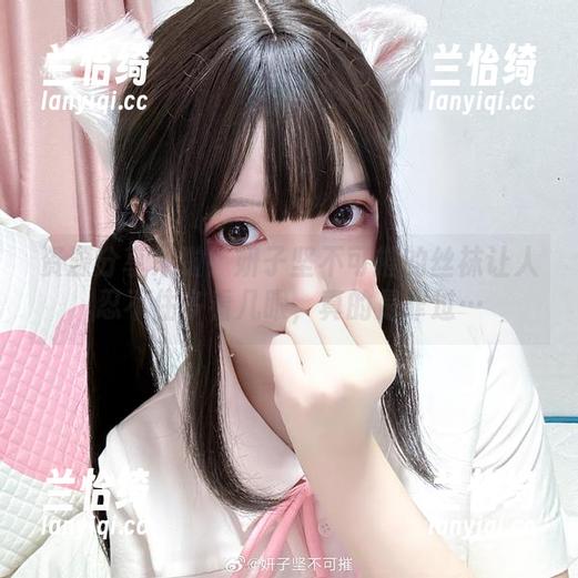 资源分享来啦！妍子坚不可摧的丝袜让人忍不住多看几眼，真的是罪过…