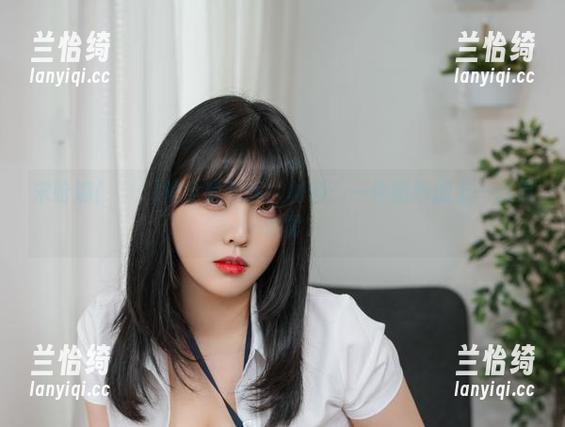 宋哈娜(송하나)的全套花嫁：材料：一件婚纱加上一点点迷雾