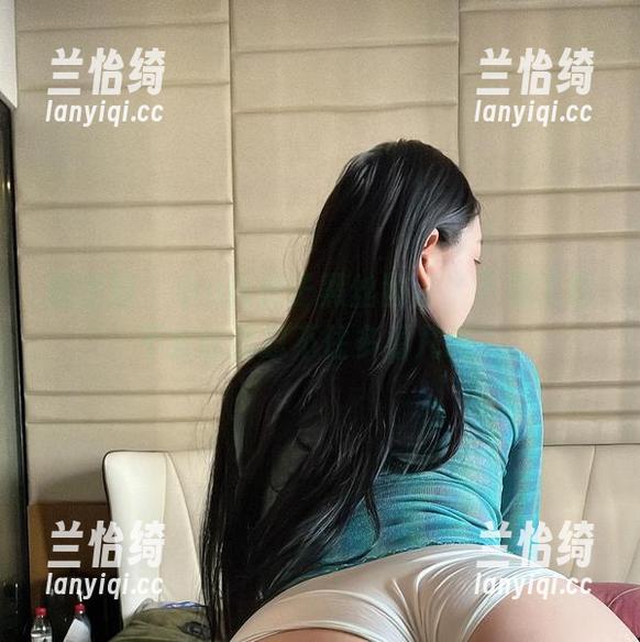 微密圈 - 小u优优子黑丝图包，下载了会不会让我忍不住多看几眼？