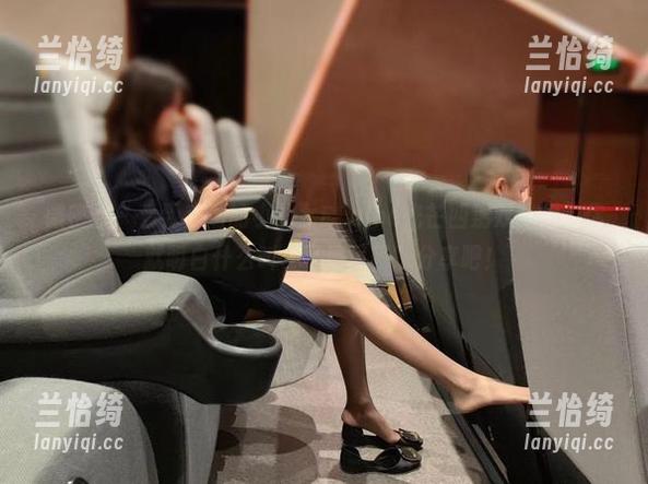 微密圈 - 看到高清的小仙女ELaine光芒四射双马尾，你就明白什么叫“马尾风暴”分享吧！