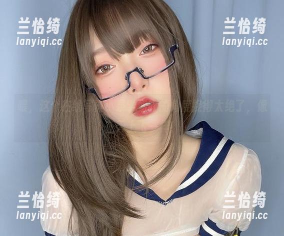 喂，这个在线写真小泉学姐吖的角度捉得太绝了，像在天上飞一样！