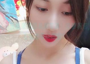 微密圈 – 小玉吃果冻的私房写真：你要相信，紫色上衣也是可以撩的！