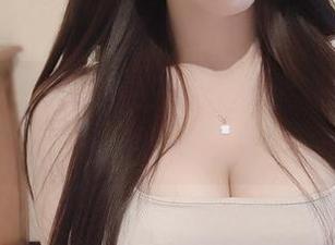 微密圈 – 职业装下的小玉吃果冻，资源加分的秘诀在这里！