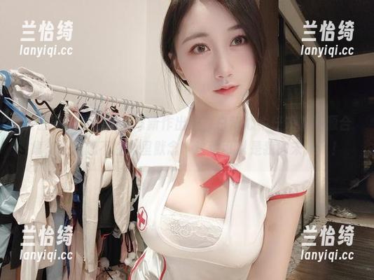 微密圈 - 小玉吃果冻新作出炉，白背心牛仔短裤资源合集，让人忍不住心里默念“这也可以是我的未来”！