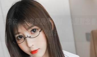 小酥酱的狂三内衣，全套原图不放过，心里默念着：“这小子怎么这么会挑！”