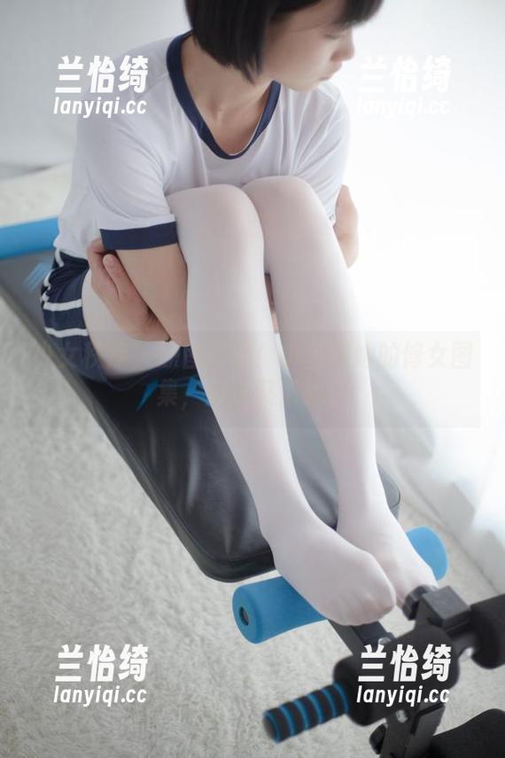 少女秩序 - 原图附体！小鱼和她的修女图集，叛逆又清纯。