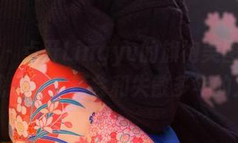 尤蜜荟 – 点开Lingyu的旗袍美图，竟然让我想到了舞会和失散多年的人！