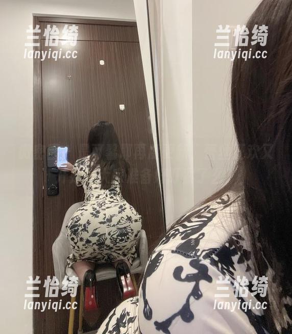 微密圈 - 是可馨耶再度更新，蕾丝狂欢又开始，大家准备好盯紧了么？