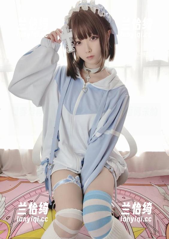 朝雾爱再现女仆风情，来这里扑面而来的写真气息让我脑洞大开！