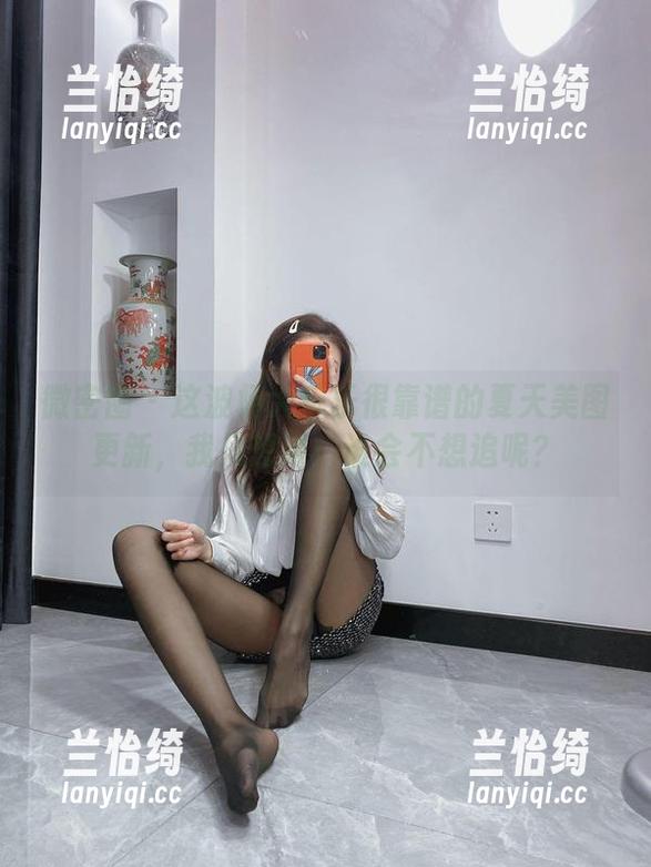 微密圈 - 这波杨大乐乐很靠谱的夏天美图更新，我只想说：谁会不想追呢？