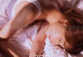果团网 – 兔女郎降临！最新图包里的莫雅淇撩拨你的小心脏！
