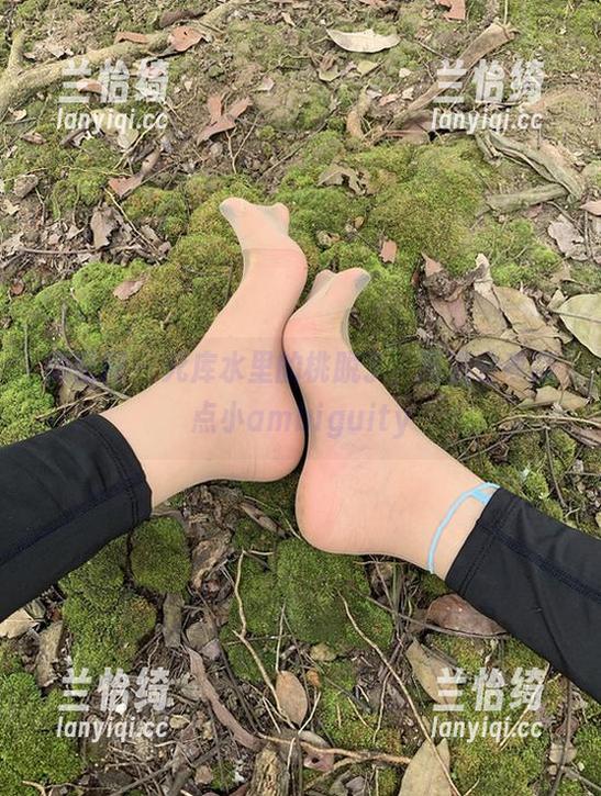 微密圈 - 死库水里的桃脱了，高清分享带点小ambiguity