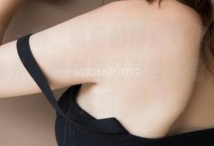 梦丝女神 – 哦，晓晓的修女写真构图真让人有点意外，既传统又有些轻盈，回味无穷啊。