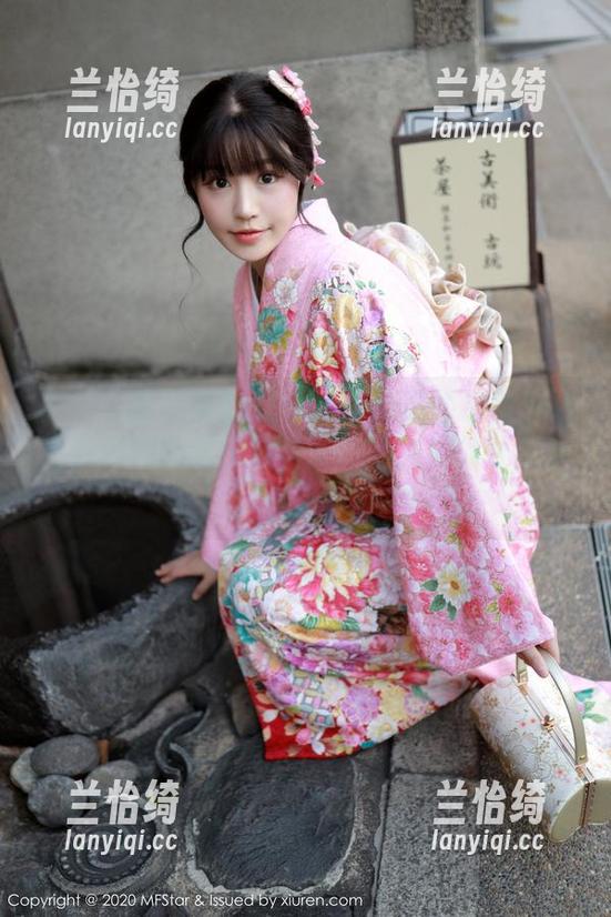 模范学院 - 谁能拒绝Laura苏雨彤的白裙？随便翻翻这组写真集，下载后保证让你爱上！