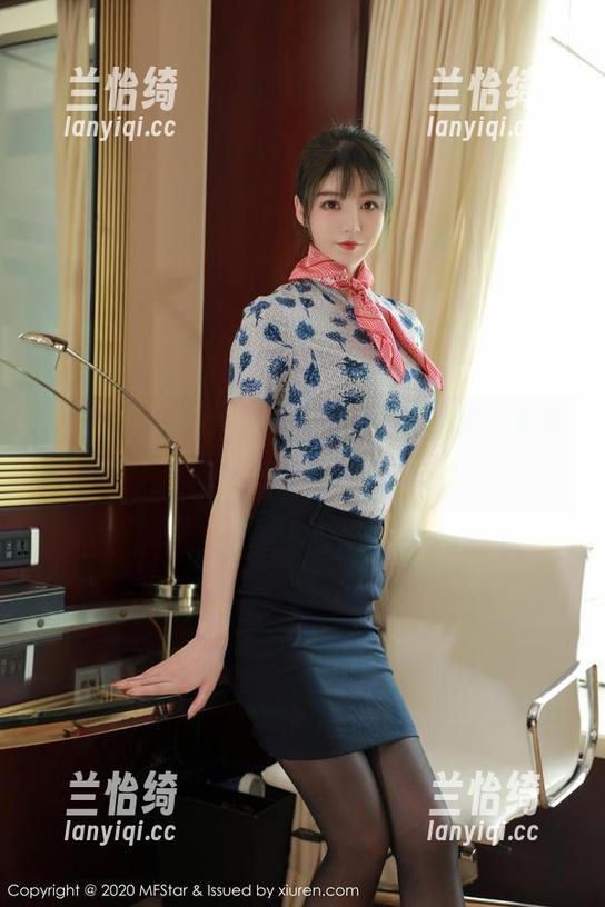 模范学院 - 优优的作品：少女图集，每张都像是在轻声耳语。