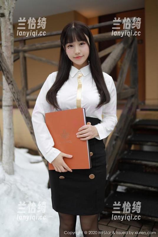 模范学院 - 水水er，这双美足又来更新啦，快看！