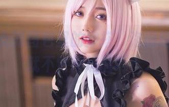 蕾姆兔女郎图包里的穿搭，洛丽塔大哥你就不觉得尴尬吗？