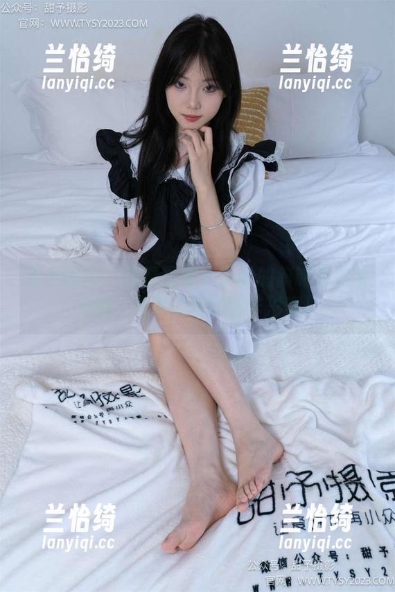 甜予摄影 - 高清图库：小云的斜眼和跆拳道服，我真的不知该咋形容！
