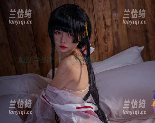 套图：牛仔裤，疾走可可的身影，有些“慢工”