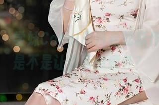 秀人网 – 学妹Carol周妍希的新作，最近是不是让你有点意外？