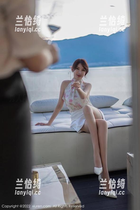 秀人网 - 双人私拍新视角，史雨姐姐带你开启一场尬舞表演！