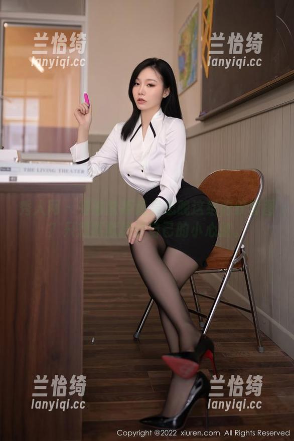 秀人网 - 有谁能拒绝吴思晚这组豹纹套图？只想默默捂住自己的小心脏。