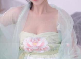 秀人网 – 安然Maleah的居家写真，简单却让人心安，下载之后慢慢品味吧！