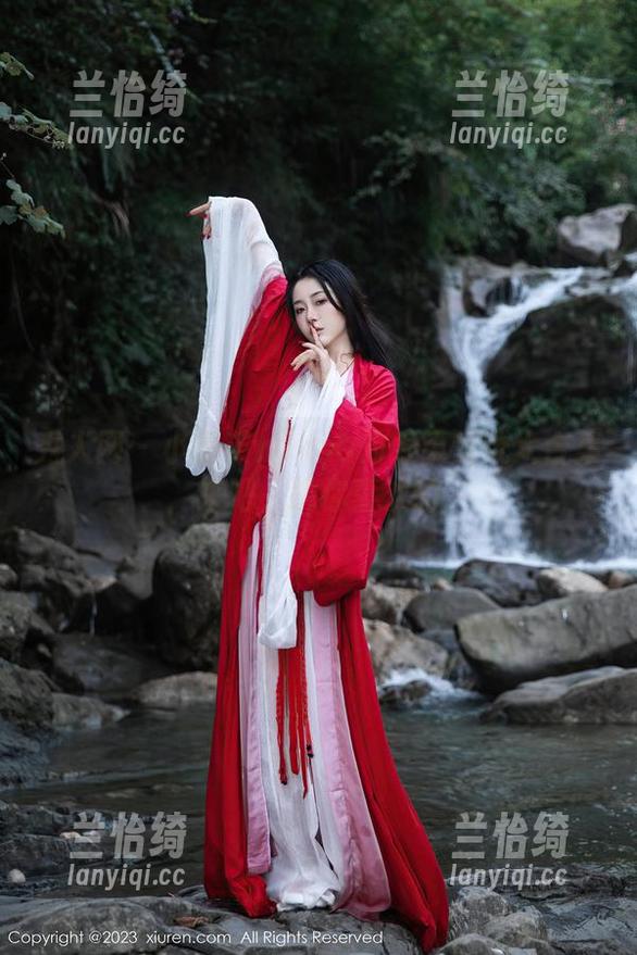 秀人网 - 小泡芙winna的眼镜壁纸大合集，来吧，挑你喜欢的～