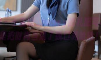 秀人网 – 小蛮妖_honey的礼服写真，真是把时尚当成了脱口秀哈哈！
