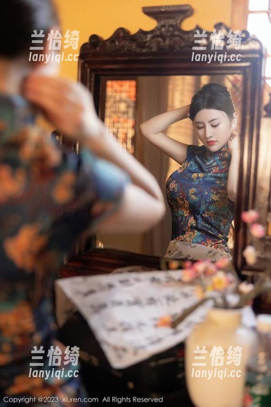 秀人网 - 这黑丝抹胸组合太过火了，梦心月的写真集资源霸道得恰到好处。