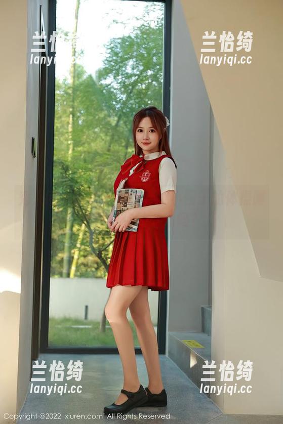 秀人网 - 新鲜出炉！樱桃小阑子的体操服套图，你敢下载吗？
