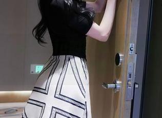 秀人网 – 美七mia的轻薄内衣童颜：高清镜头下的清新灵动