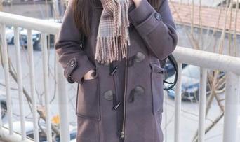 稚乖画册 – 赤西夜夜的初音少女合集，不知道男生们要怎样才会放下手中的手机？