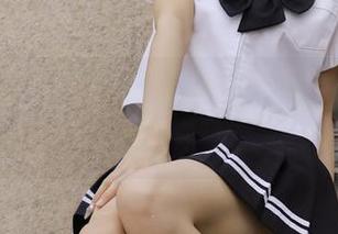 绮梦摄影 – 写真分享：安吉拉与她的丝袜相遇了，意外什么的太好玩了。