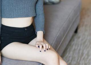 美媛馆 – 美图还是王馨瑶的可爱，思考人生的时刻——顺便下载一波！