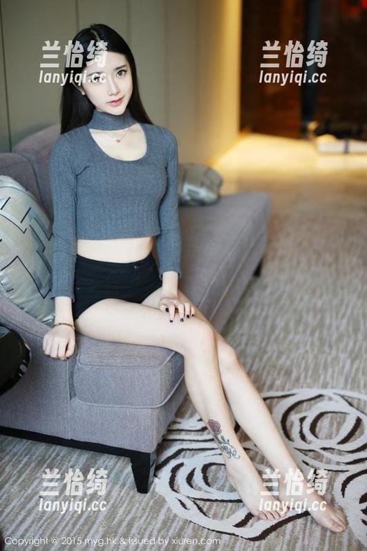 美媛馆 - 美图还是王馨瑶的可爱，思考人生的时刻——顺便下载一波！