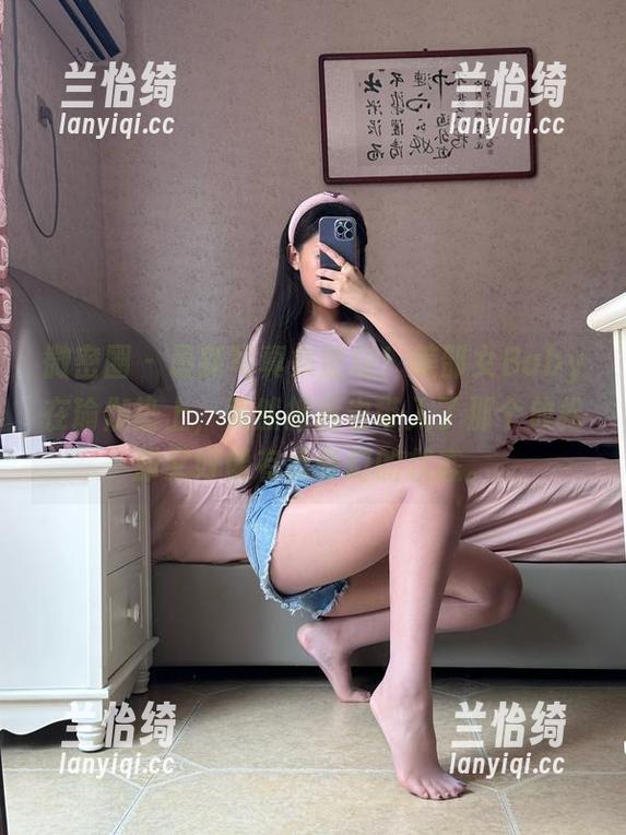 微密圈 - 最新写真集登场！美邵女Baby在瑜伽垫上，竟然把我也带入了那个放松却又好像有点奇幻的状态。