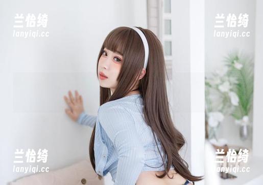 胡桃喵夏日写真合集：让我的心像西瓜一样清凉，但请别把我切开啊