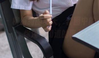菠萝社 – 柳侑绮的夏天，套图中的小秘密，你还不知道的事儿