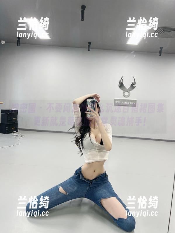 微密圈 - 不要问我为什么沉迷百褶裙图集，更新就是葛征的日常灵魂捕手！