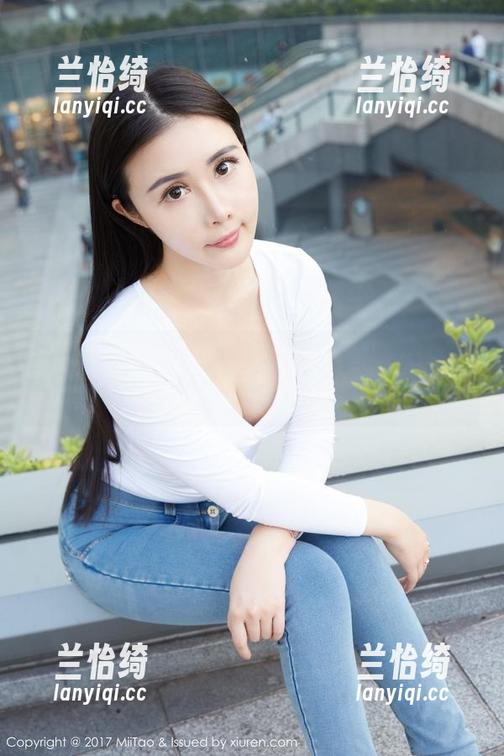 蜜桃社 - 由裤子引发的丝绸奇局——冰露的写真，让视线流连