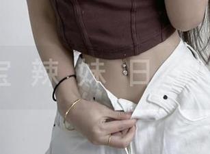 微密圈 – 原图滑动中：看陈佩奇后妈蕾丝裙到底多撩