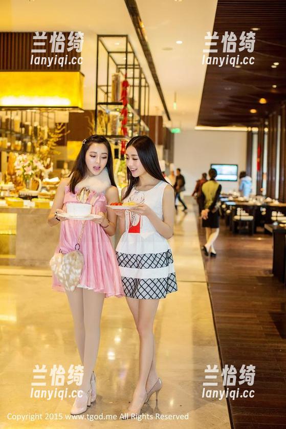 青豆客 - 施忆佳的女王：定制图集，我是被强迫洗眼吗？