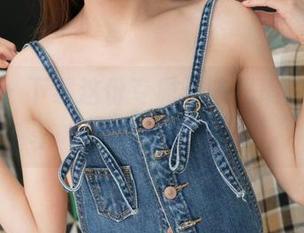 青豆客 – 下载这份专属于陈思琪的制服合集，今天也要偷偷看哦。